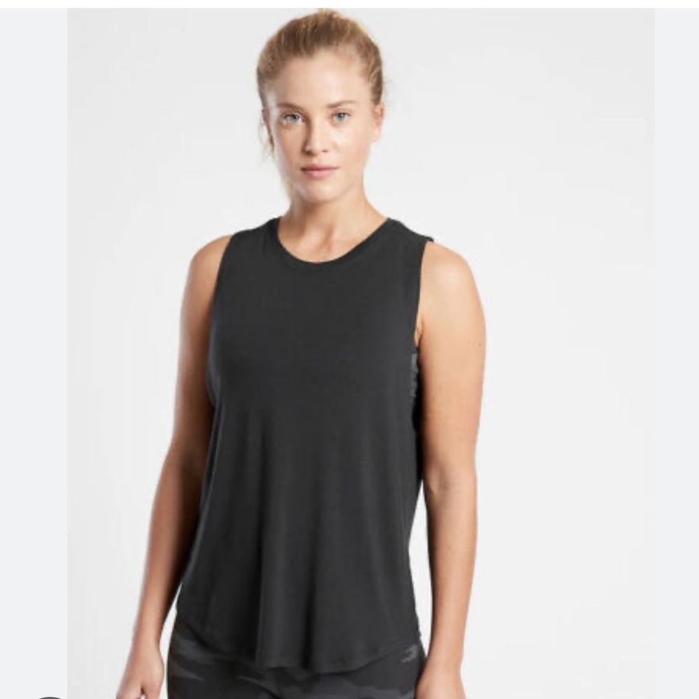 NWT Athleta Cloudlight Muscle Tank